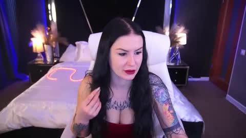 Snapshot of amberdismond chatting on October 1, 6:07 am Anna online show from October 1, 6:07 am