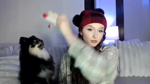 amberkinsley online show from December 2, 7:10 am