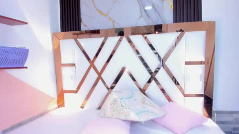 Amber online show from February 9, 5:43 pm