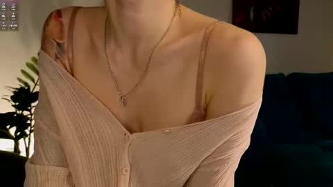 Moon inst 4mbientmoon online show from March 5, 4:14 pm