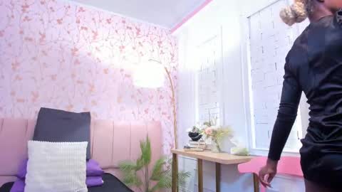 Amelia Adams online show from November 7, 7:52 pm