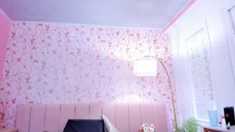 Amelia Adams online show from December 19, 8:01 pm