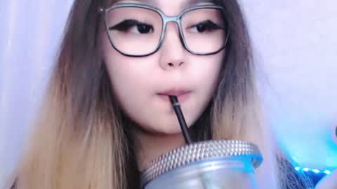 Amelia online show from June 11, 3:20 pm