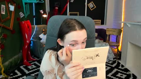 Amelia online show from December 3, 5:52 am