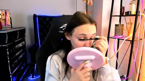 Amelia online show from December 8, 5:18 am