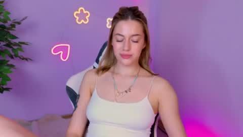 ameliarosaline online show from July 1, 3:28 am
