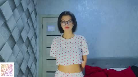 Amelia online show from December 5, 8:14 am