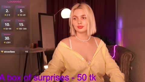  Amelia  online show from December 4, 6:04 am