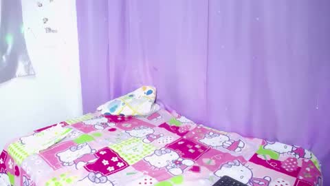 Snapshot of amelie01bronw chatting on December 29, 4:38 am amelie brown online show from December 29, 4:38 am