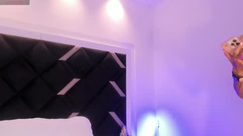 Amelie online show from June 9, 1:10 pm