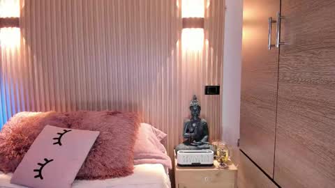 Amelie online show from March 12, 1:47 pm