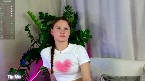 Snapshot of ameliroyse chatting on September 11, 6:19 pm AmeliRoyse online show from September 11, 6:19 pm