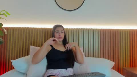 M A R E online show from April 15, 7:36 pm