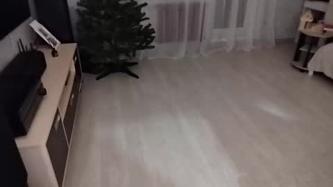 Mila online show from March 6, 9:10 pm