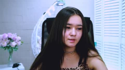 AmiMeow  online show from April 19, 8:14 am