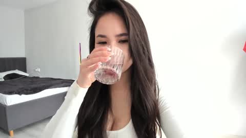 Amina online show from March 17, 10:52 am