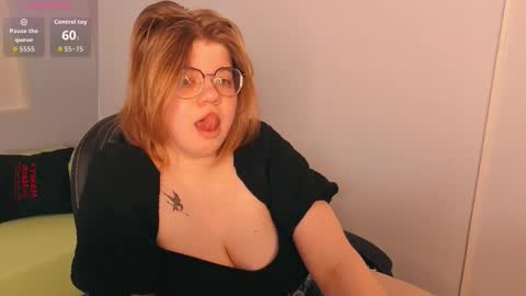 Amina online show from March 13, 1:12 pm