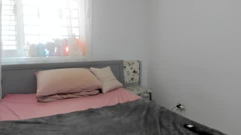 Amira Vyxen online show from June 24, 7:29 am