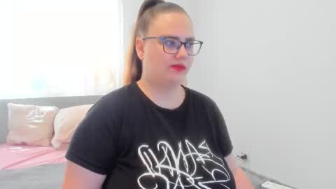 Amira Vyxen online show from July 6, 8:19 am