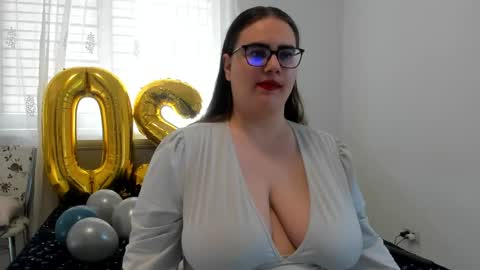 Amira Vyxen online show from April 29, 7:22 am