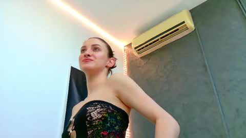 Amira online show from April 29, 4:48 am
