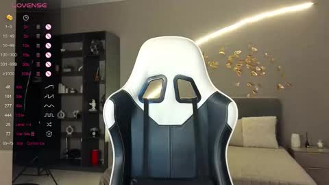 Ammy  dont forget to thumbs up me  online show from November 10, 9:26 am