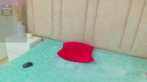    online show from December 17, 1:26 pm