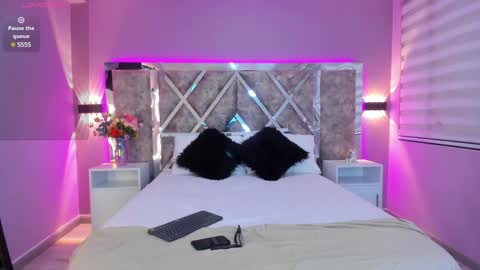 Ammy Jones online show from January 6, 7:45 pm