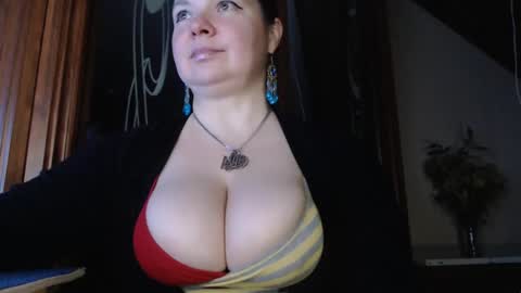 Snapshot of amorelara chatting on February 15, 5:30 am amorelara online show from February 15, 5:30 am