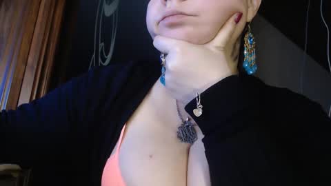 Snapshot of amorelara chatting on January 18, 4:15 am amorelara online show from January 18, 4:15 am