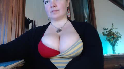 Snapshot of amorelara chatting on February 8, 9:03 am amorelara online show from February 8, 9:03 am