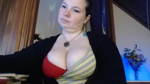 Snapshot of amorelara chatting on February 17, 10:07 am amorelara online show from February 17, 10:07 am