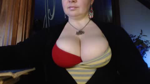 Snapshot of amorelara chatting on February 9, 5:40 am amorelara online show from February 9, 5:40 am