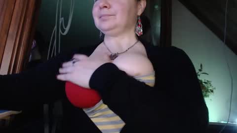Snapshot of amorelara chatting on February 11, 5:37 am amorelara online show from February 11, 5:37 am