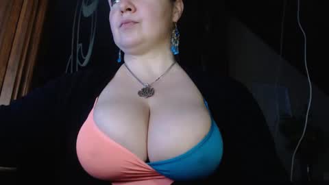 Snapshot of amorelara chatting on January 11, 4:59 am amorelara online show from January 11, 4:59 am