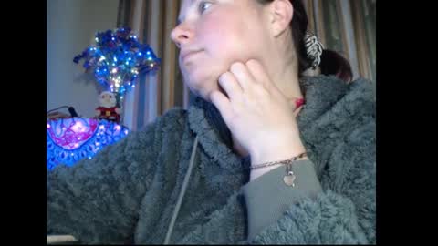 Snapshot of amorelara chatting on October 6, 3:29 pm amorelara online show from October 6, 3:29 pm
