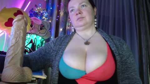 amorelara online show from May 11, 8:16 am