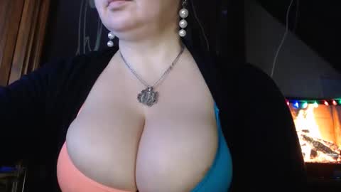 Snapshot of amorelara chatting on December 15, 6:51 am amorelara online show from December 15, 6:51 am