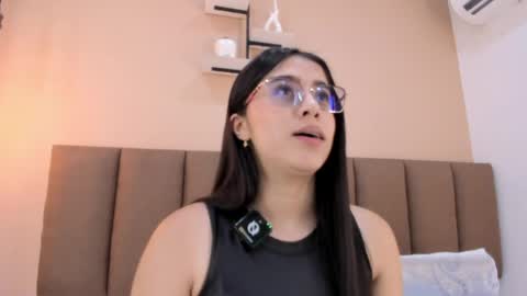 amy__wats0n online show from June 3, 7:08 pm