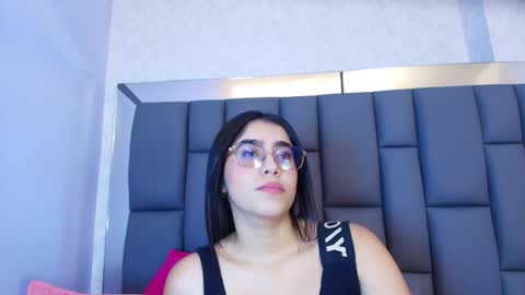 amy__wats0n online show from May 4, 7:06 pm