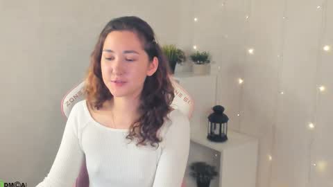 Amy follow me  online show from March 15, 9:33 am