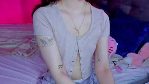 Amy follow me  online show from March 3, 9:59 am