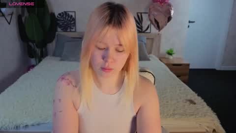 Amy online show from March 6, 1:55 am