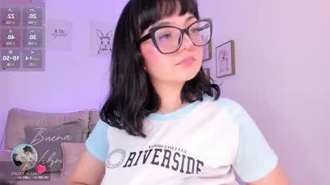 Snapshot of amy_lit chatting on September 18, 7:56 pm Hello I am Allison Welcome to my room and let is have a good time together whith me online show from September 18, 7:56 pm