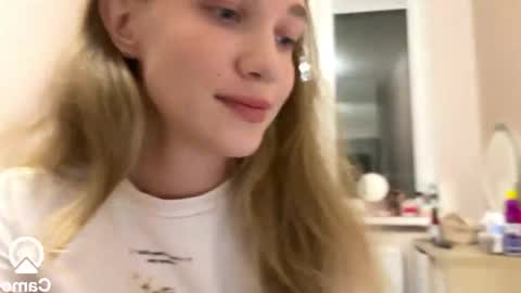 Snapshot of amy_meoww chatting on October 5, 4:45 pm amy_meoww online show from October 5, 4:45 pm