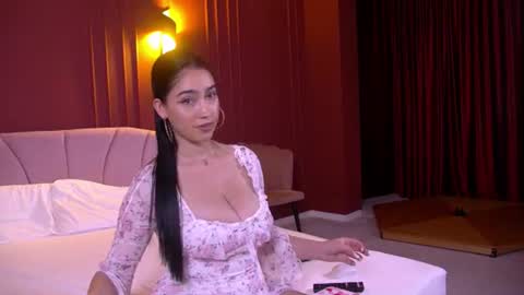 amy_sinn online show from June 26, 5:25 pm