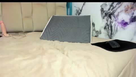 Amy online show from January 11, 6:13 pm