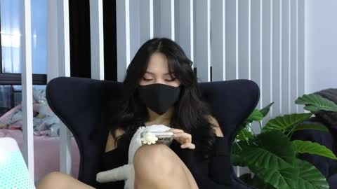 Snapshot of amyalwayshere chatting on January 19, 4:33 am girl next door named Amy online show from January 19, 4:33 am