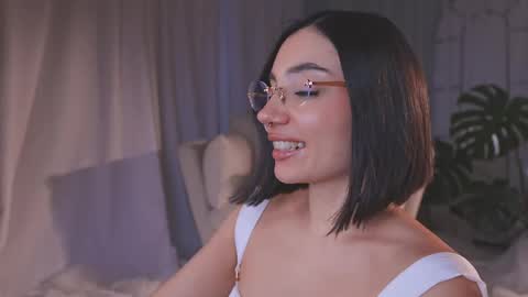 Amy Armstrong online show from June 6, 10:16 pm