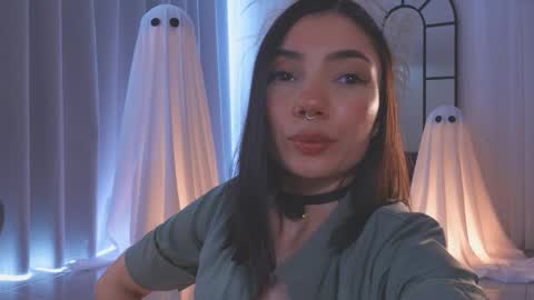 Amy Armstrong online show from October 25, 7:32 pm